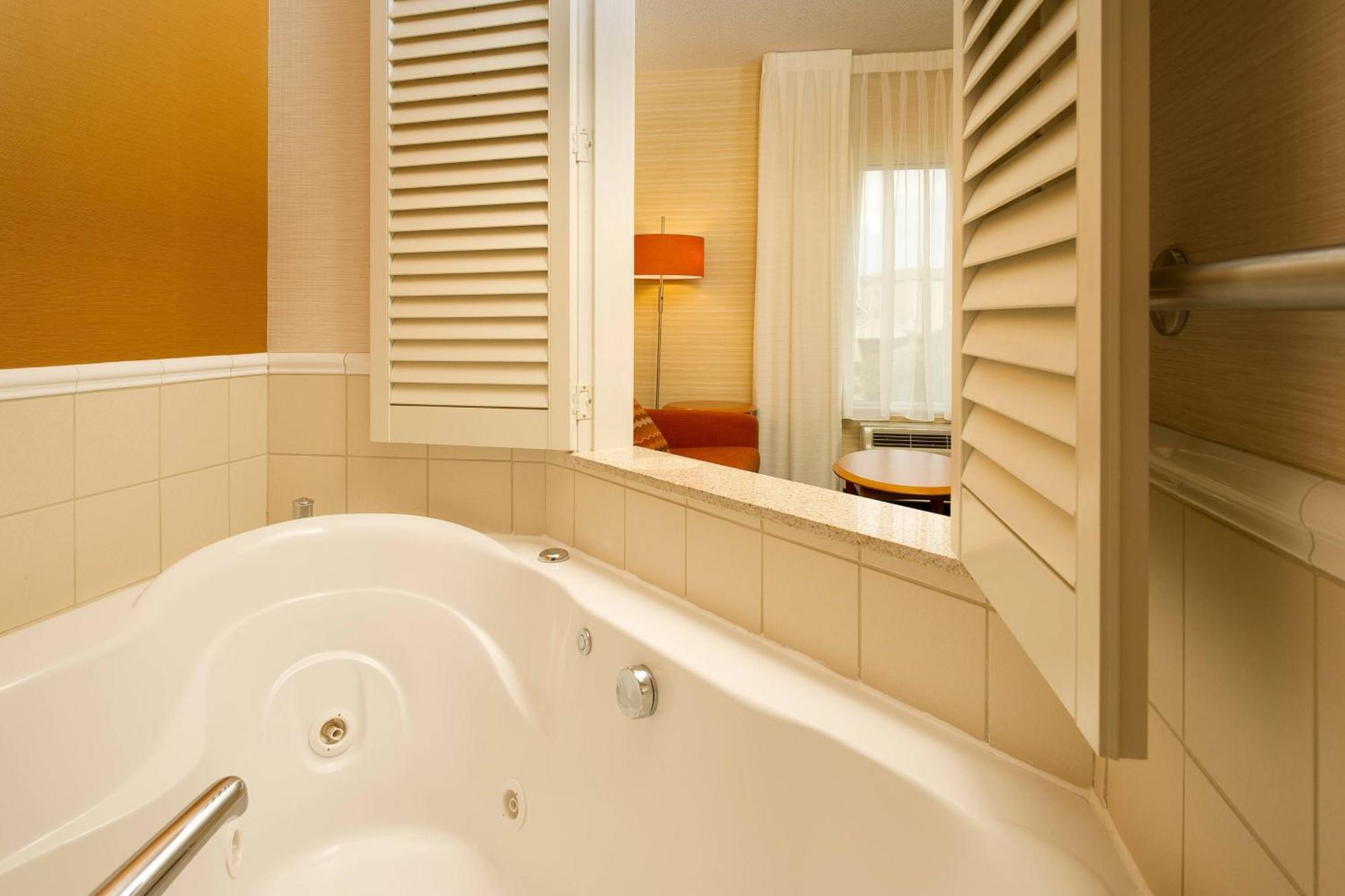 Fairfield & Gaithersburg Hotel 3*